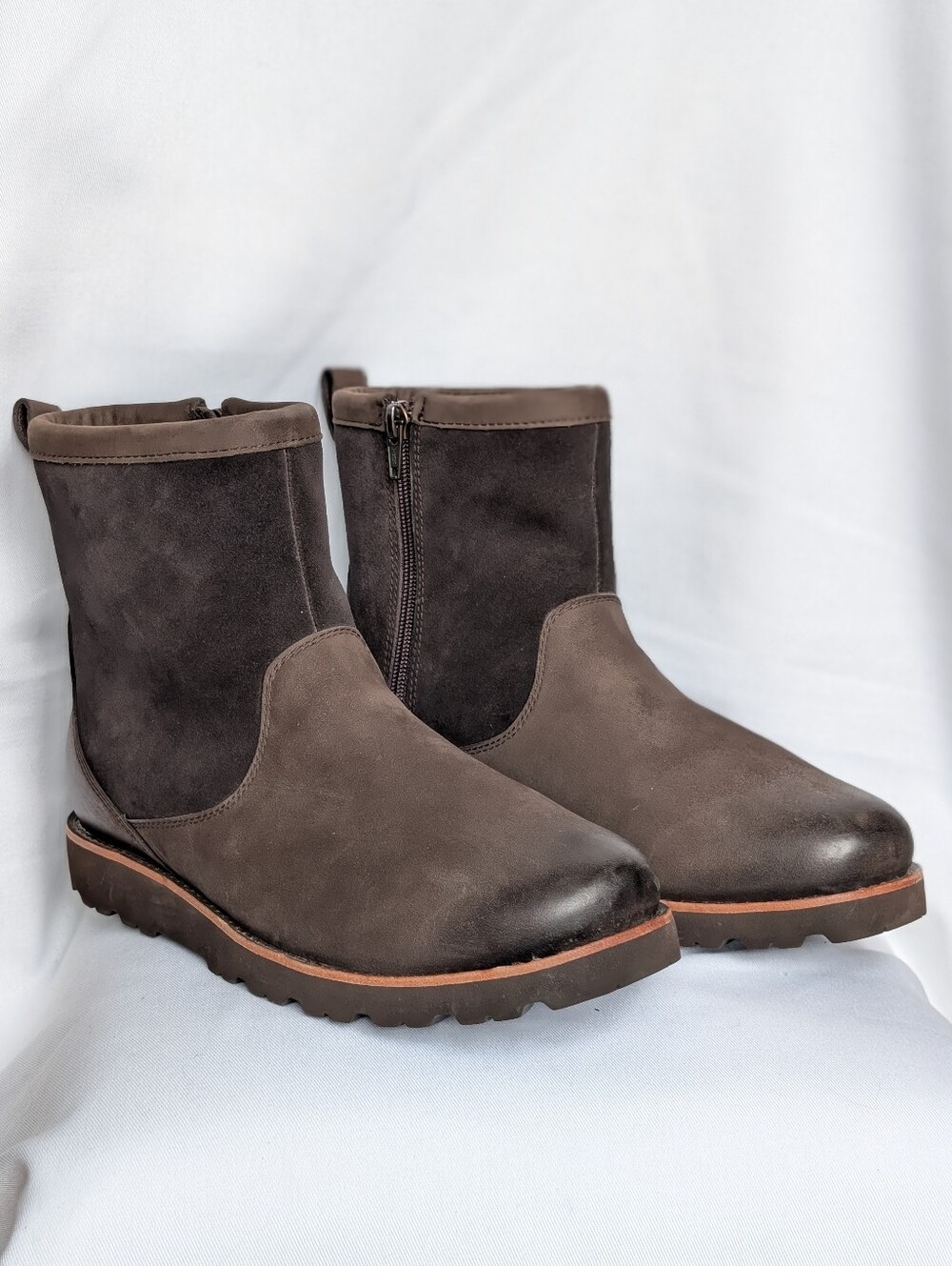 UGG Hendren TL Waterproof Leather Suede Boots Men’s Size 9 Brown